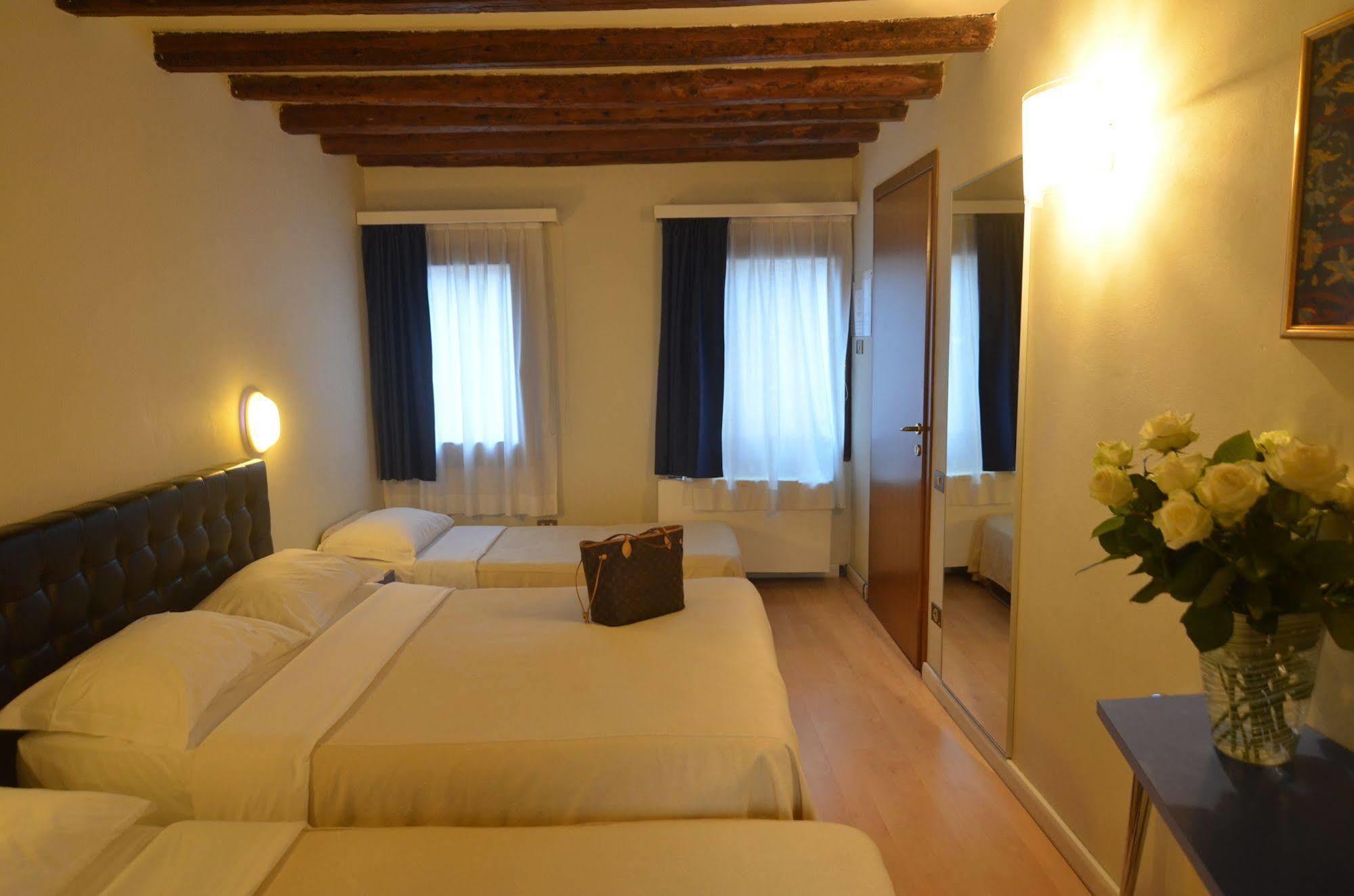 Albergo Al Tiepolo Venice Exterior photo
